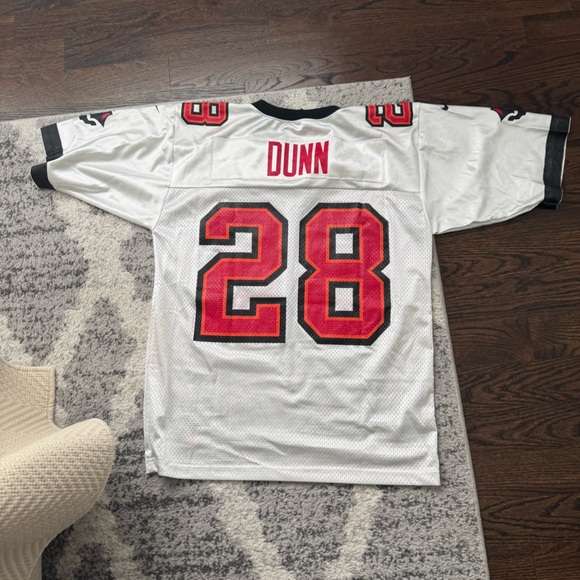 Vintage Warrick Dunn #28 Tampa Bay Buccaneers Wilson NFL Football Jersey - M - Picture 2 of 2